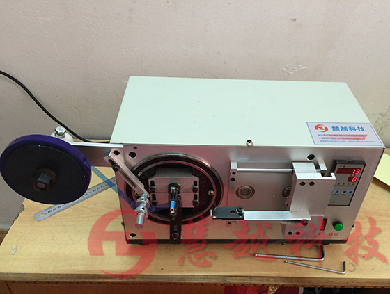 自動(dòng)包膜機(jī)實(shí)物圖 自動(dòng)包膜機(jī)實(shí)物圖